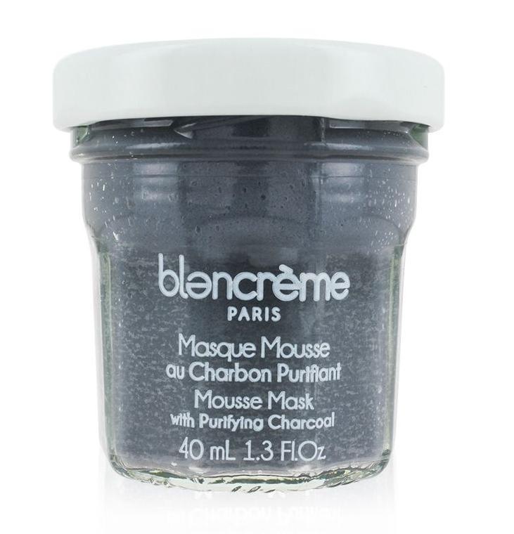 Maschera viso al carbone