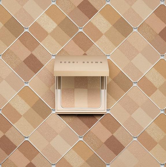 Nude finish illuminating powder