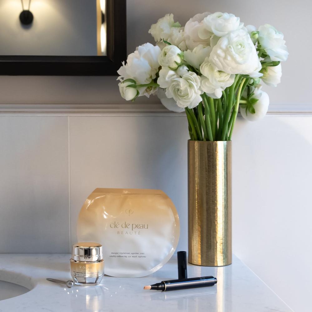 Vitality-enhancing eye mask supreme