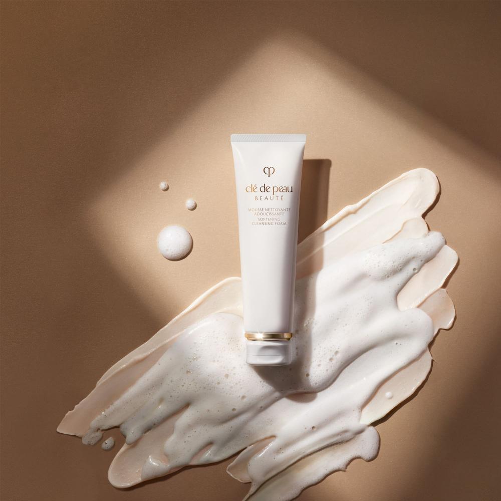 Softening cleansing foam