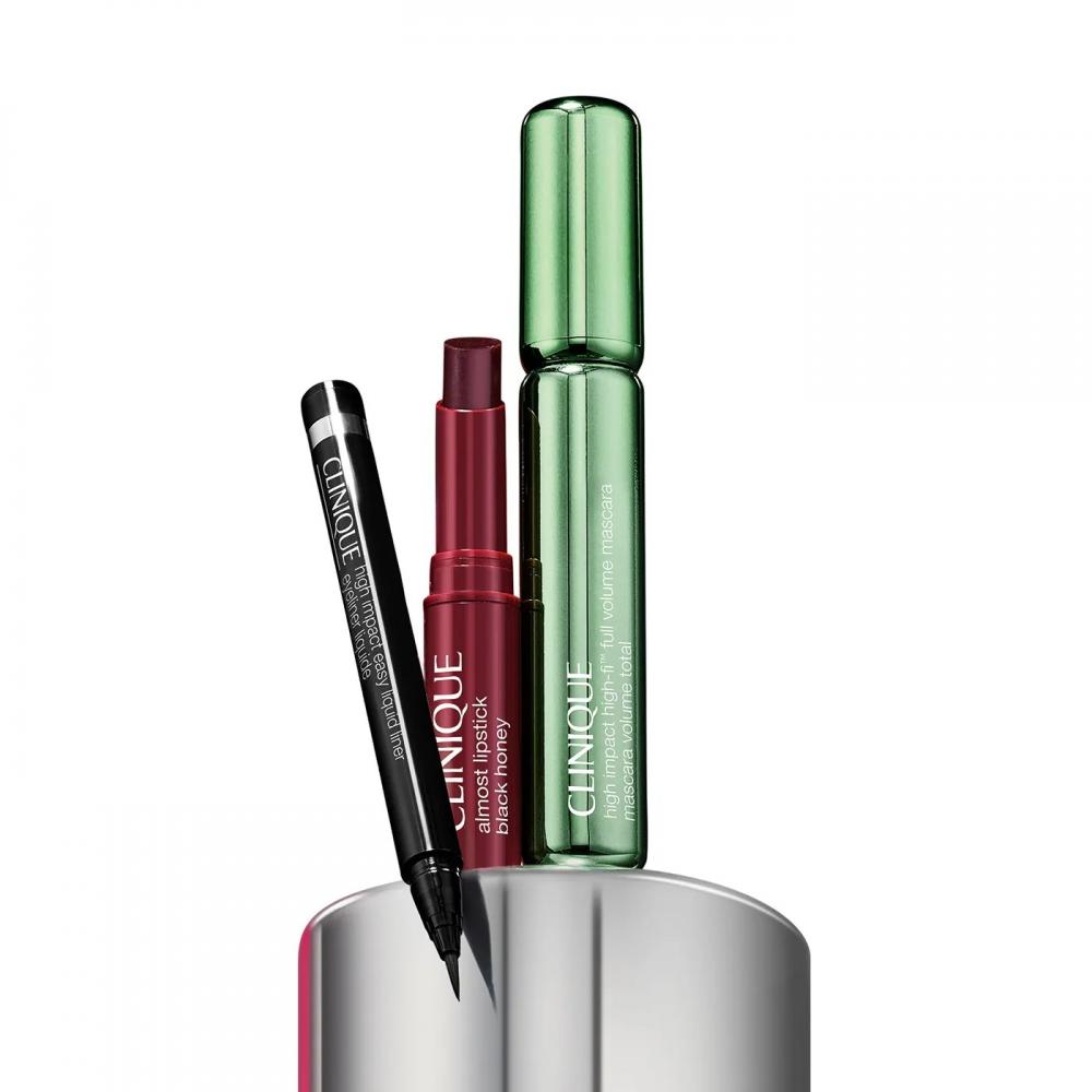 Clinique makeup bag must haves set
