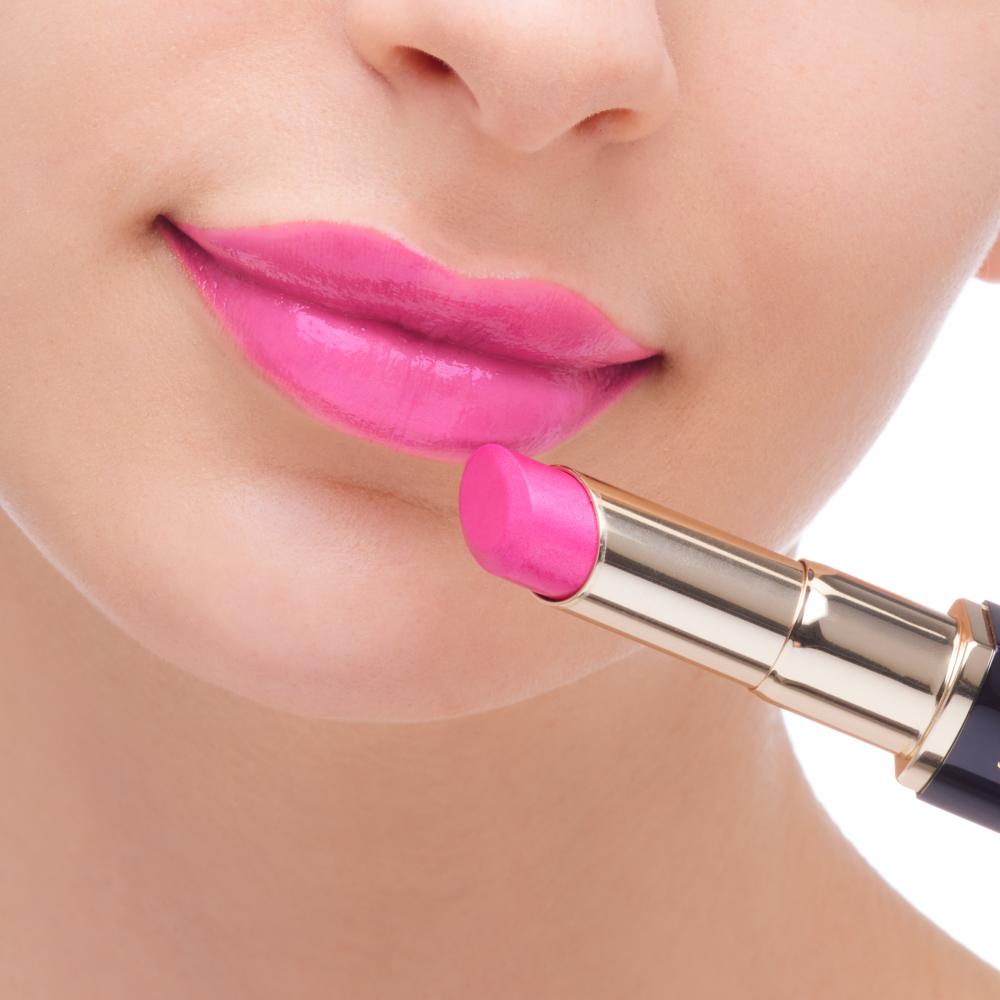 Lasting plump lipstick refill