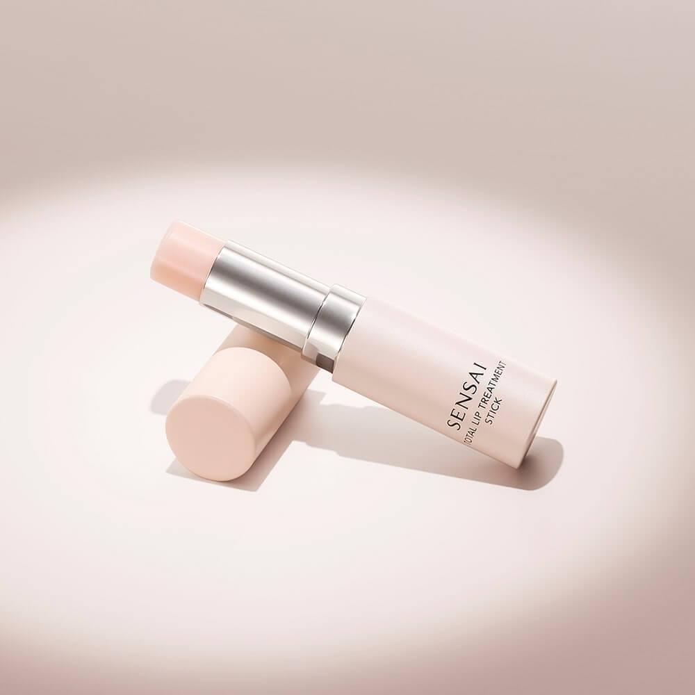 Total lip treatment stick