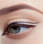Ink liner eyeliner grafico