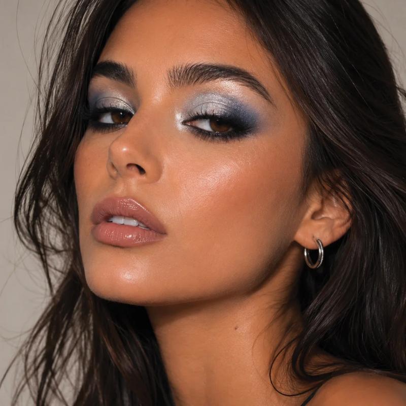 Colour theory eyeshadow palette blue stroke