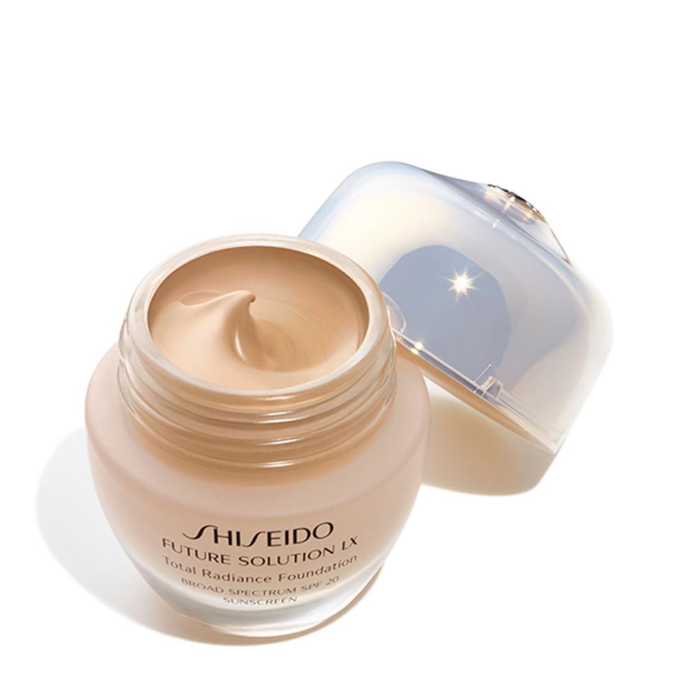 Future solution lx total radiance foundation spf20