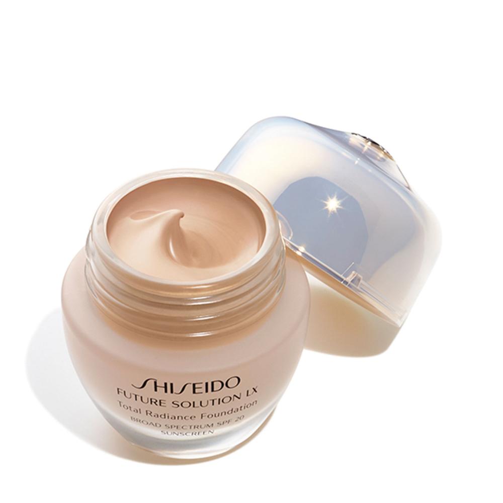 Future solution lx total radiance foundation spf20