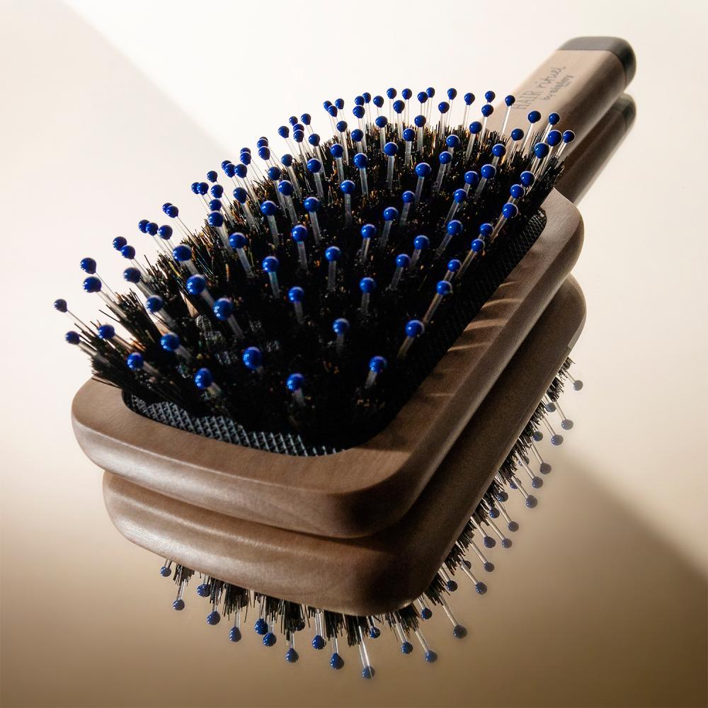 La brosse de poche brillance et douceur